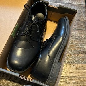 Men’s 7 dress shoe.